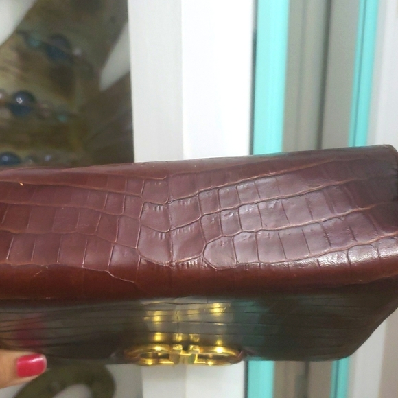 COPY - VINTAGE Salvatore Ferragamo Embossed Made In Italy Purse - Picture 8 of 16